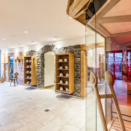 Restaurant Krone & Wellness - 호텔 3*